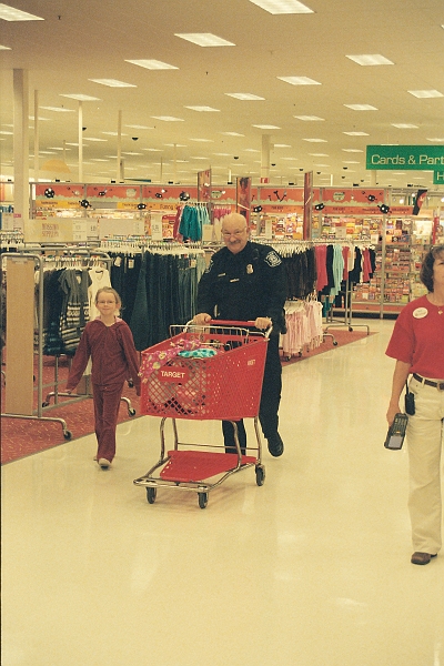 ShopWithACop2008 (19).jpg